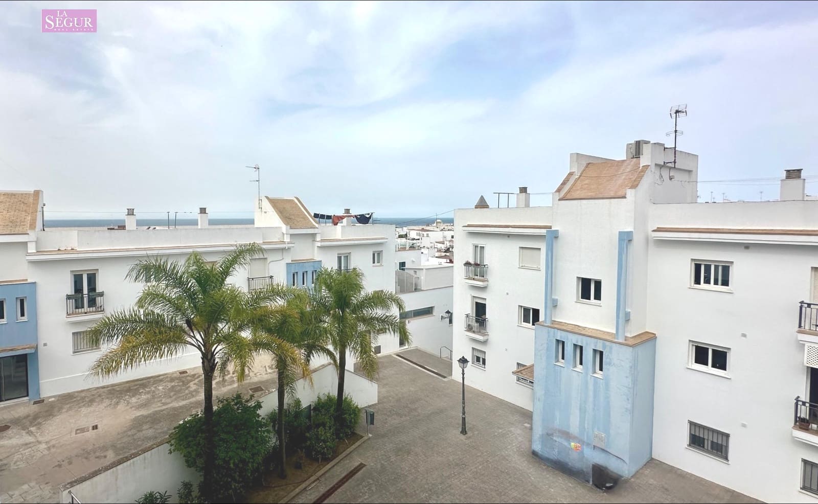 3 bedroom Flat for sale in Conil de la Frontera with garage - € 449,000 (Ref: 9813801)