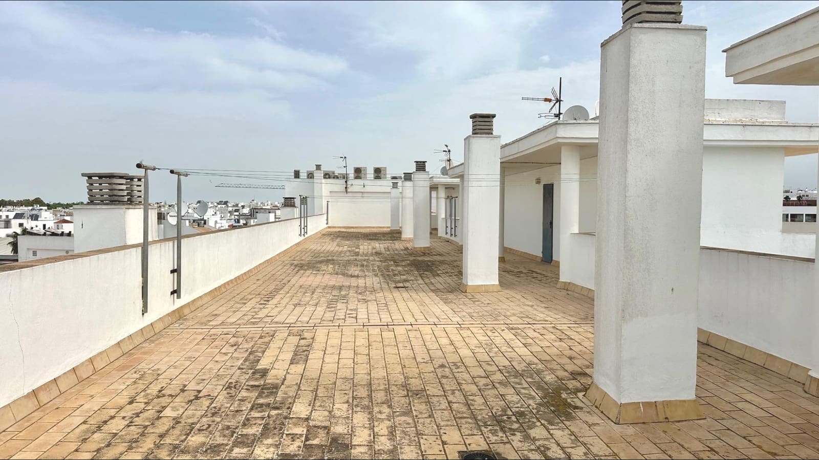 3 bedroom Flat for sale in Conil de la Frontera with garage - € 449,000 (Ref: 9813801)