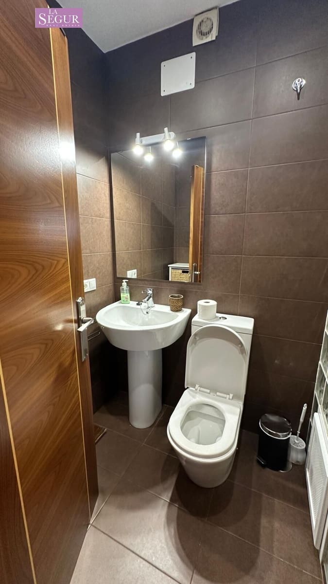 2 bedroom Apartment for sale in Conil de la Frontera with garage - € 595,000 (Ref: 9822856)