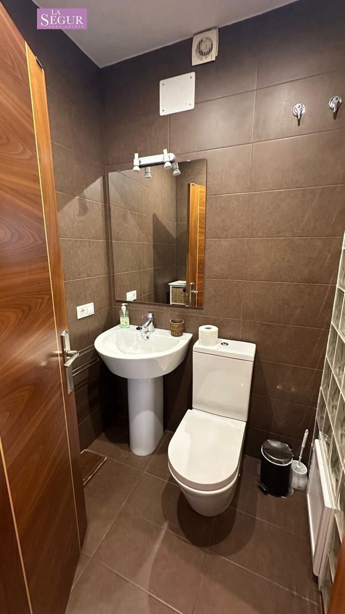 2 bedroom Apartment for sale in Conil de la Frontera with garage - € 595,000 (Ref: 9822856)
