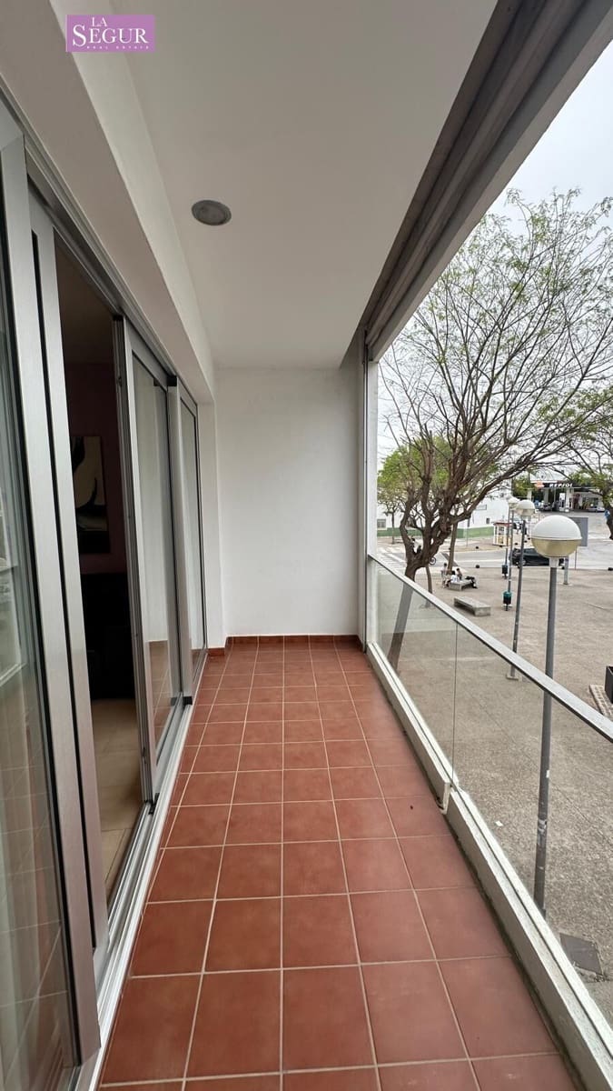 2 bedroom Apartment for sale in Conil de la Frontera with garage - € 595,000 (Ref: 9822856)