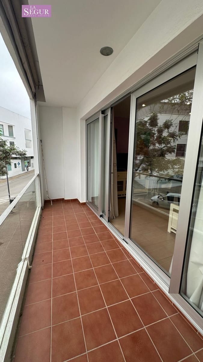 2 bedroom Apartment for sale in Conil de la Frontera with garage - € 595,000 (Ref: 9822856)