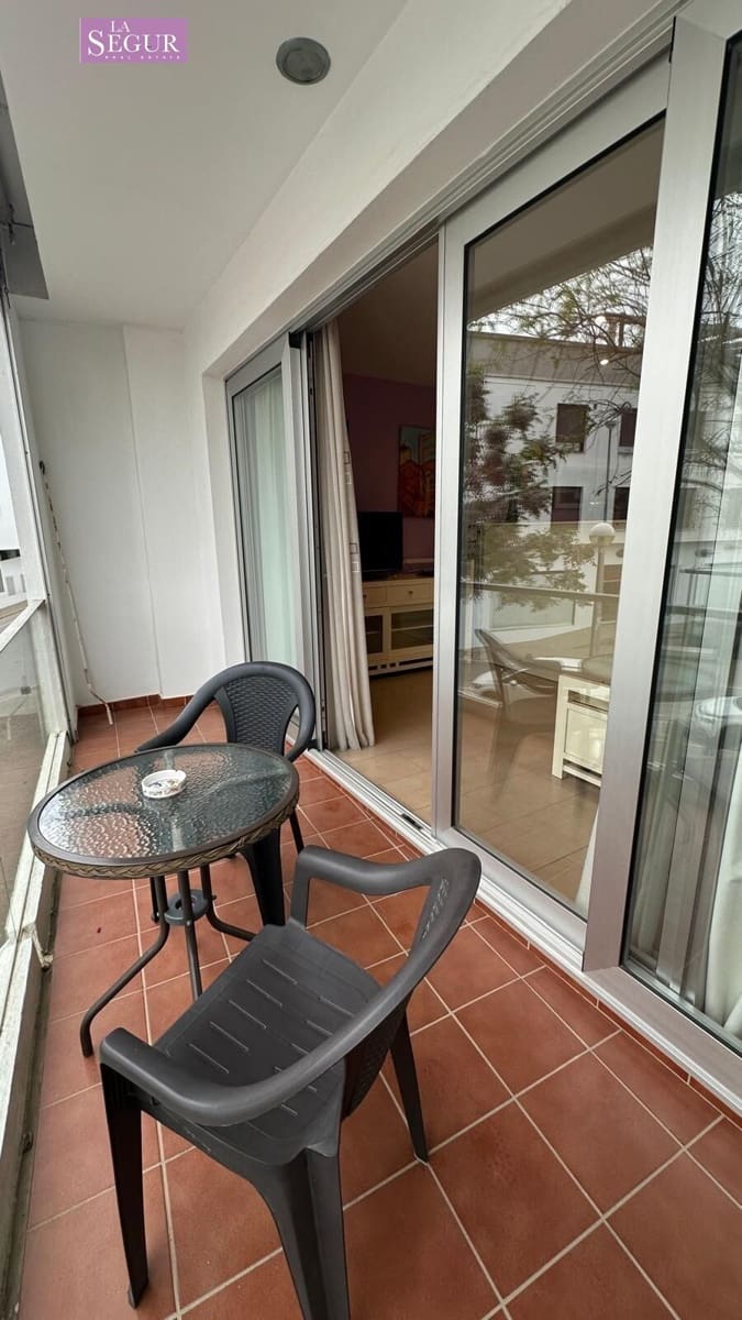2 bedroom Apartment for sale in Conil de la Frontera with garage - € 595,000 (Ref: 9822856)