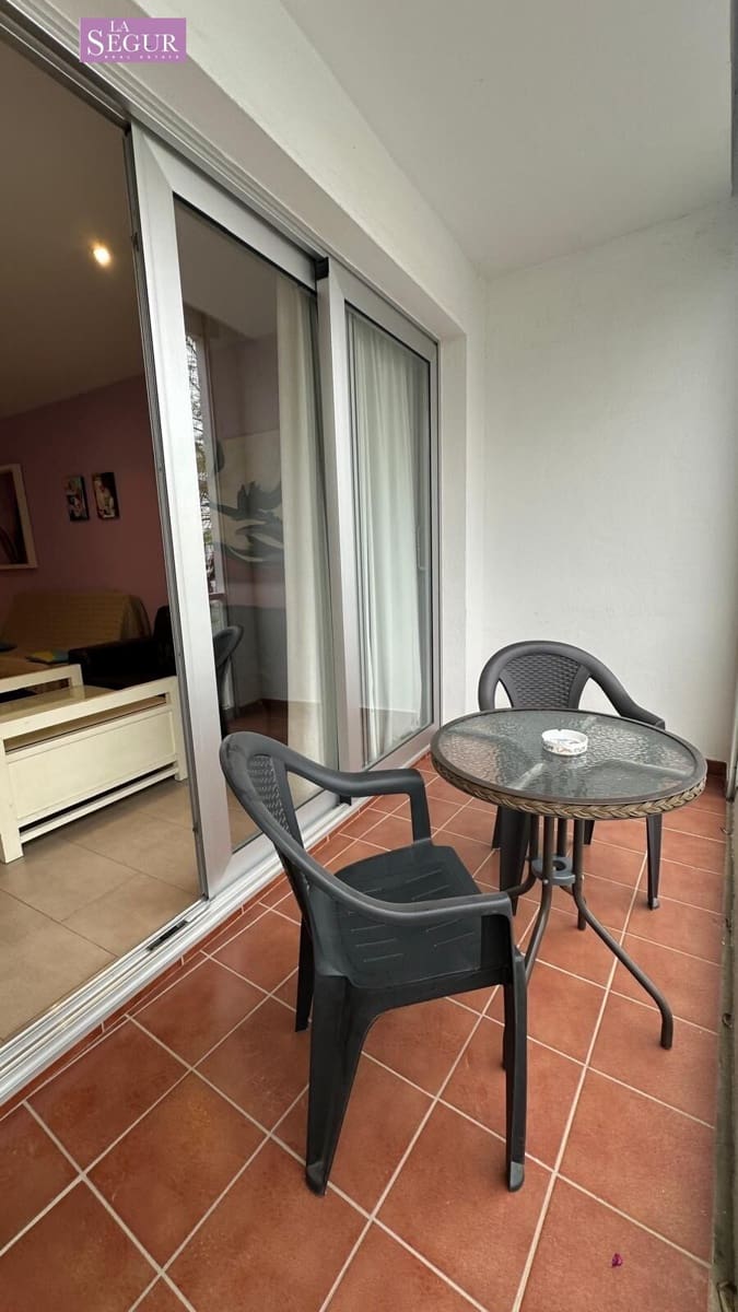 2 bedroom Apartment for sale in Conil de la Frontera with garage - € 595,000 (Ref: 9822856)