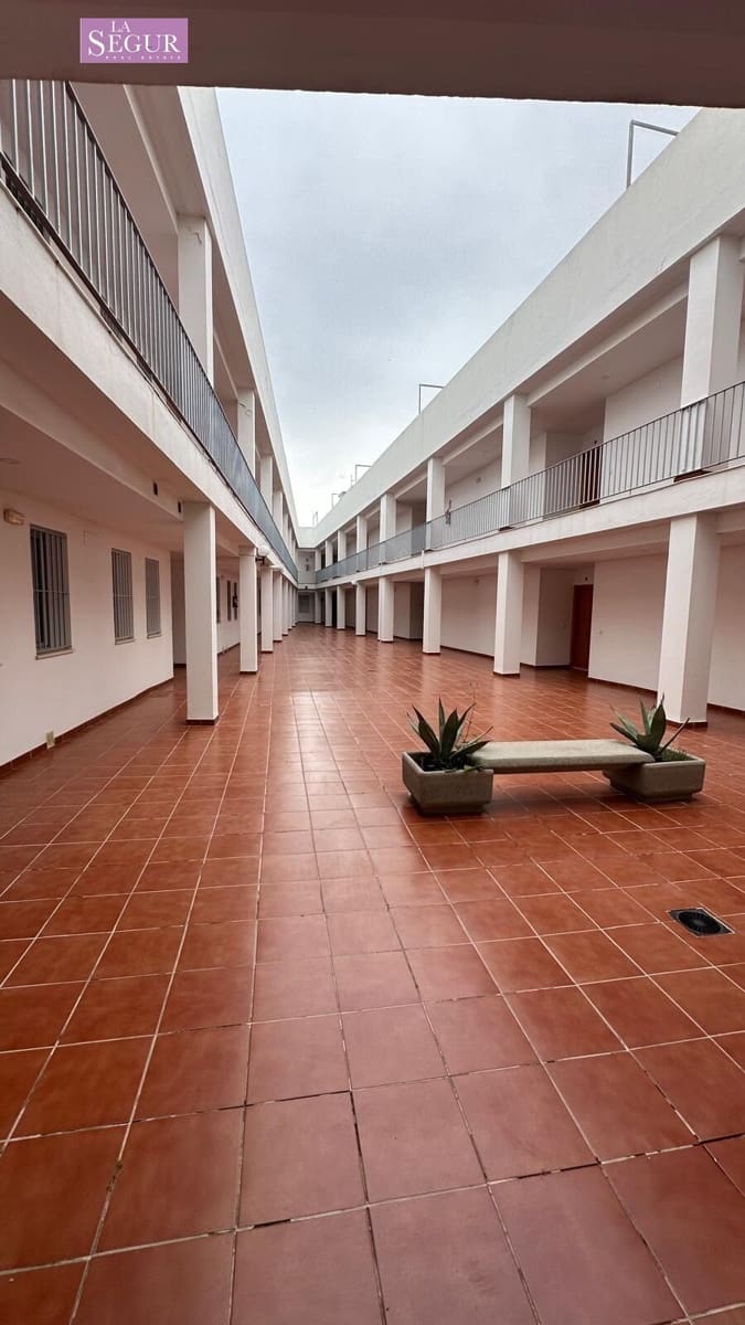 2 bedroom Apartment for sale in Conil de la Frontera with garage - € 595,000 (Ref: 9822856)