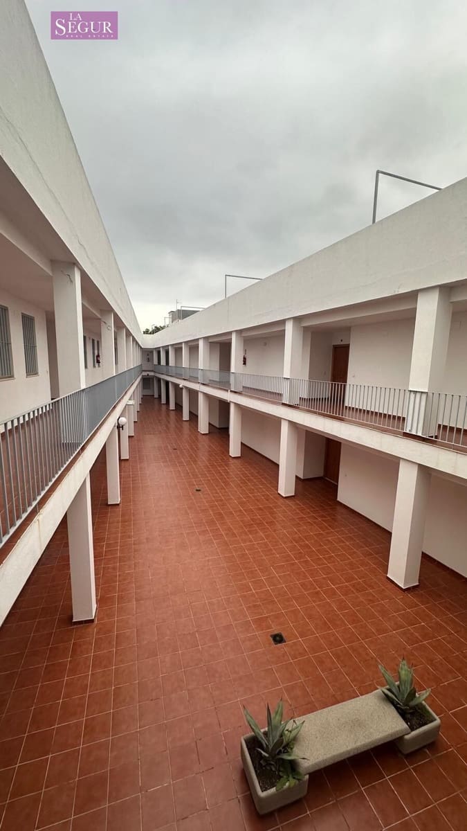 2 bedroom Apartment for sale in Conil de la Frontera with garage - € 595,000 (Ref: 9822856)