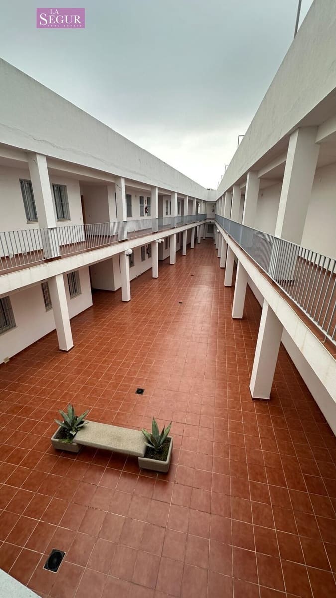 2 bedroom Apartment for sale in Conil de la Frontera with garage - € 595,000 (Ref: 9822856)