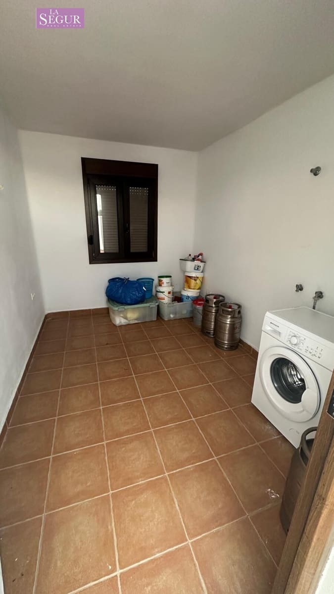 2 bedroom Apartment for sale in Conil de la Frontera with garage - € 595,000 (Ref: 9822856)