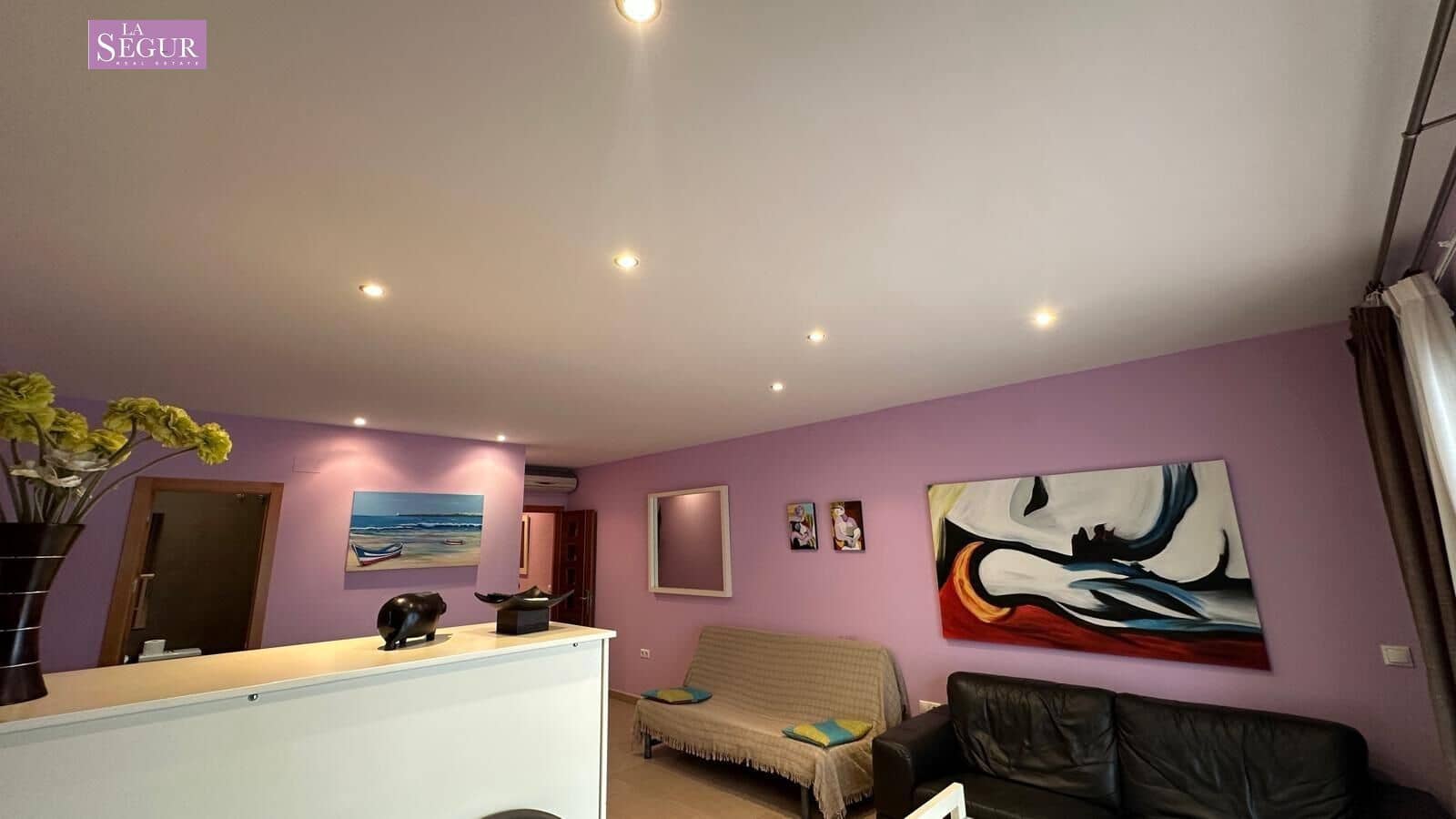 2 bedroom Apartment for sale in Conil de la Frontera with garage - € 595,000 (Ref: 9822856)