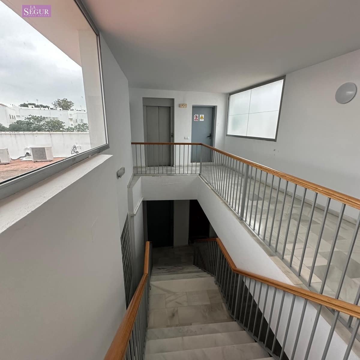 2 bedroom Apartment for sale in Conil de la Frontera with garage - € 595,000 (Ref: 9822856)