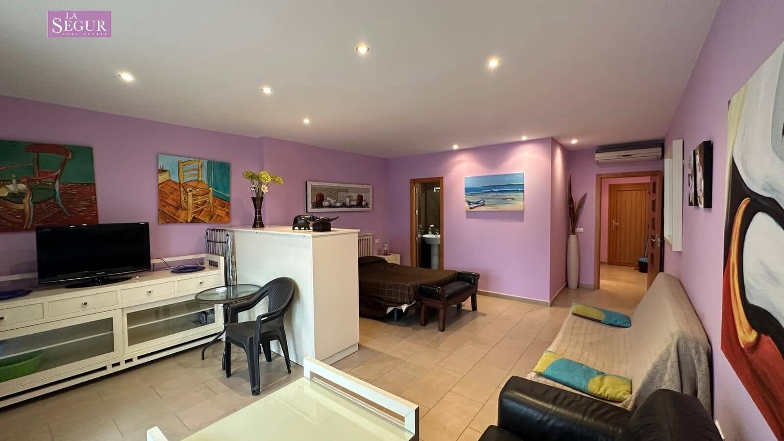 2 bedroom Apartment for sale in Conil de la Frontera with garage - € 595,000 (Ref: 9822856)