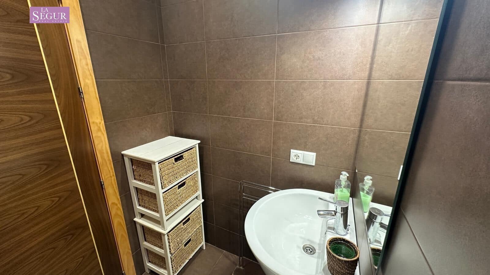 2 bedroom Apartment for sale in Conil de la Frontera with garage - € 595,000 (Ref: 9822856)