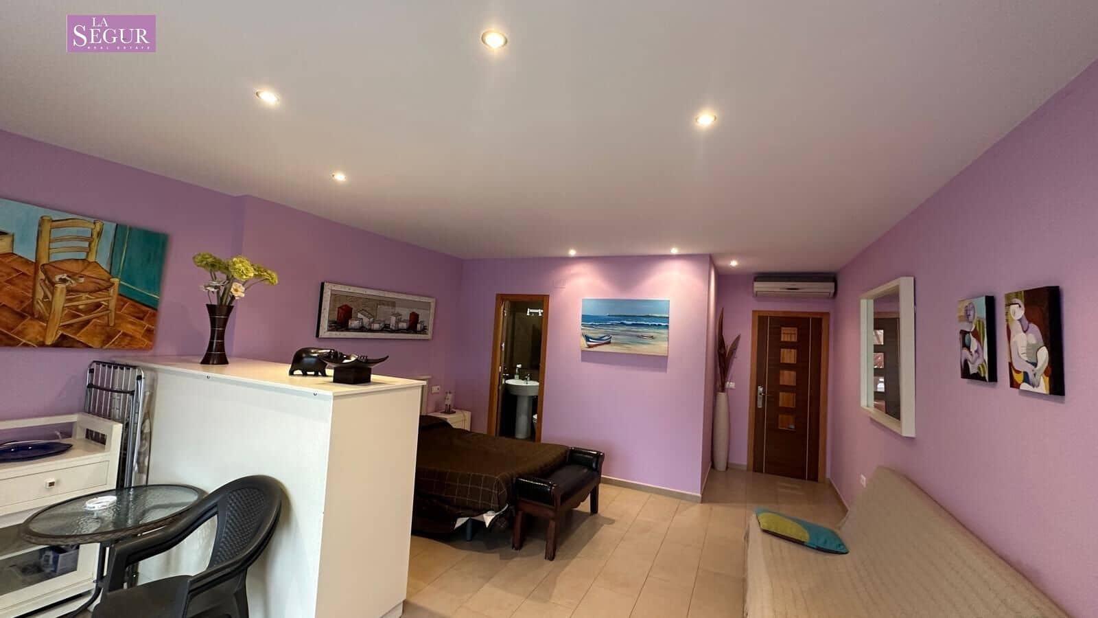 2 bedroom Apartment for sale in Conil de la Frontera with garage - € 595,000 (Ref: 9822856)