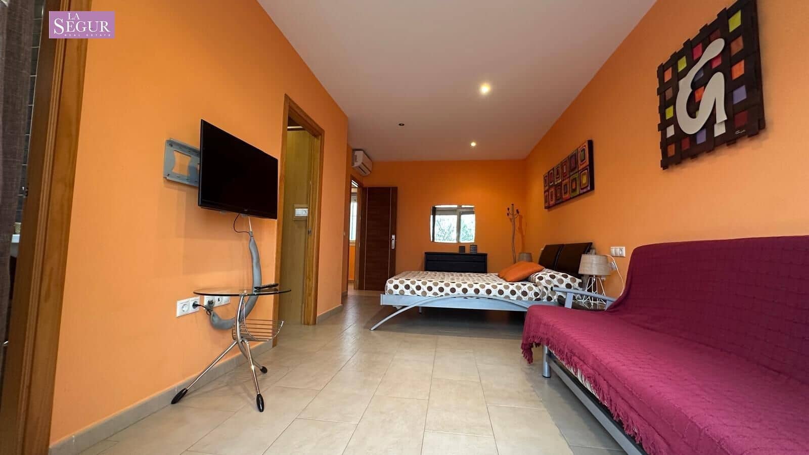 2 bedroom Apartment for sale in Conil de la Frontera with garage - € 595,000 (Ref: 9822856)