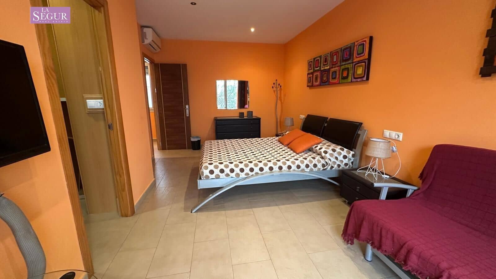2 bedroom Apartment for sale in Conil de la Frontera with garage - € 595,000 (Ref: 9822856)
