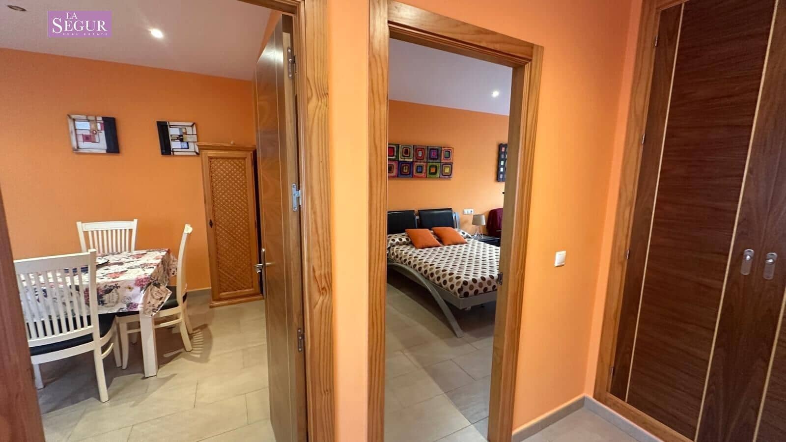 2 bedroom Apartment for sale in Conil de la Frontera with garage - € 595,000 (Ref: 9822856)