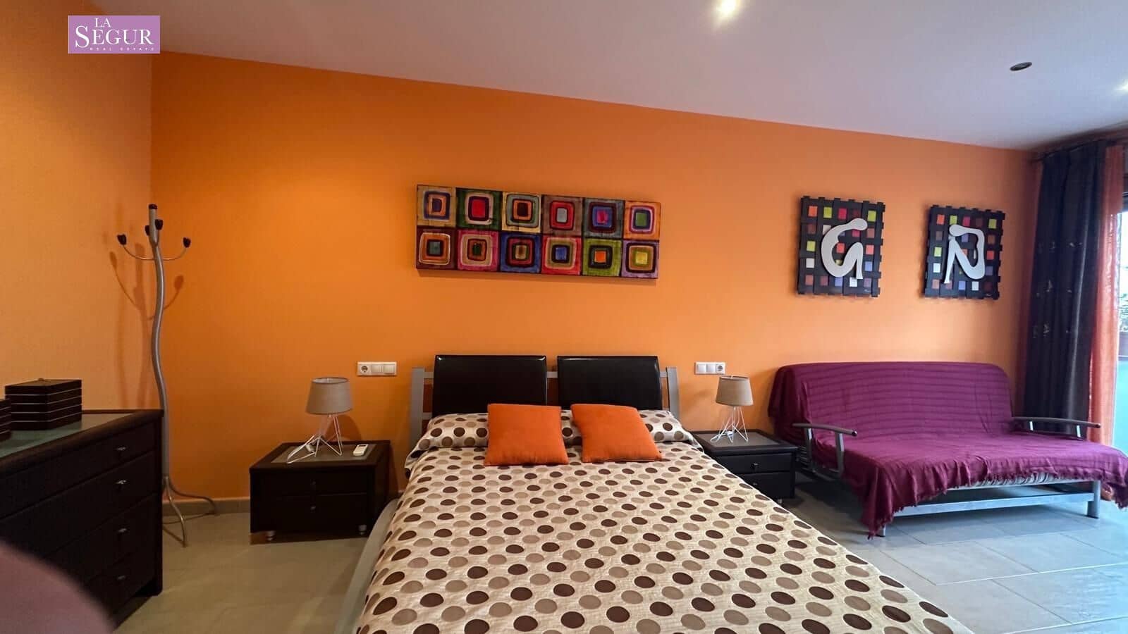 2 bedroom Apartment for sale in Conil de la Frontera with garage - € 595,000 (Ref: 9822856)