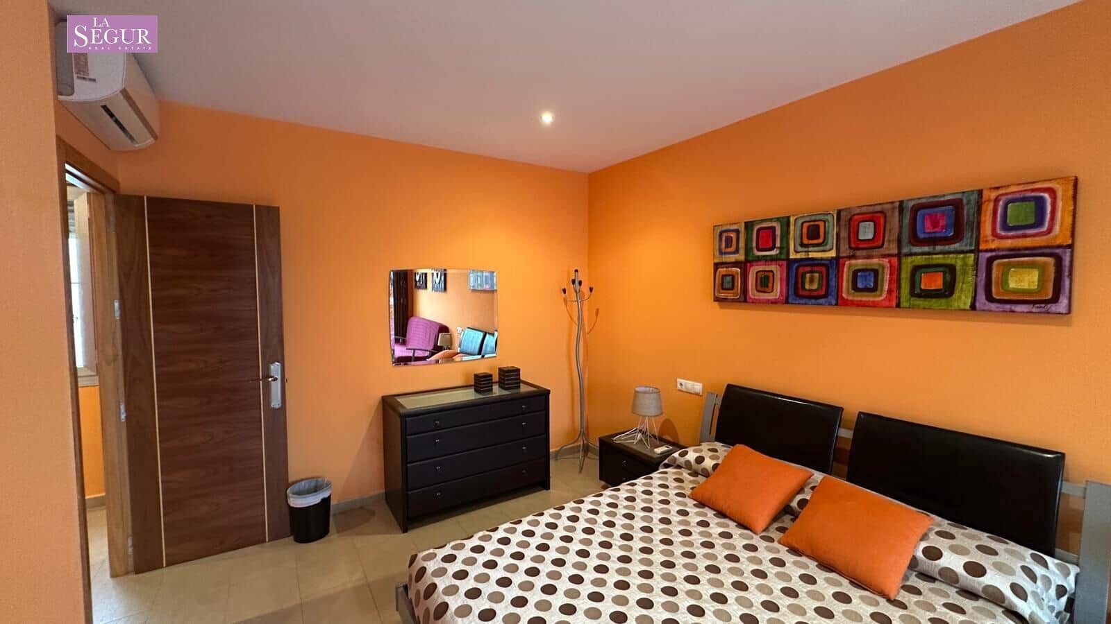 2 bedroom Apartment for sale in Conil de la Frontera with garage - € 595,000 (Ref: 9822856)