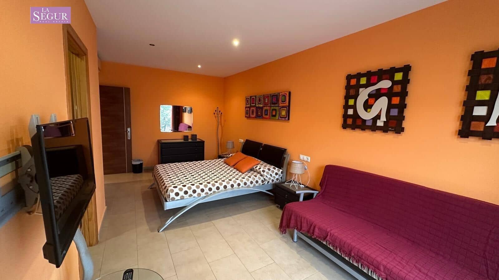 2 bedroom Apartment for sale in Conil de la Frontera with garage - € 595,000 (Ref: 9822856)