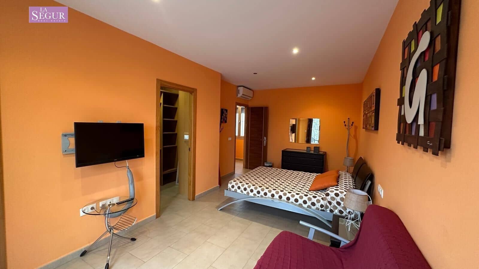 2 bedroom Apartment for sale in Conil de la Frontera with garage - € 595,000 (Ref: 9822856)