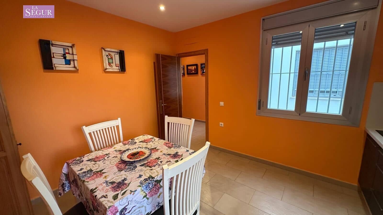 2 bedroom Apartment for sale in Conil de la Frontera with garage - € 595,000 (Ref: 9822856)