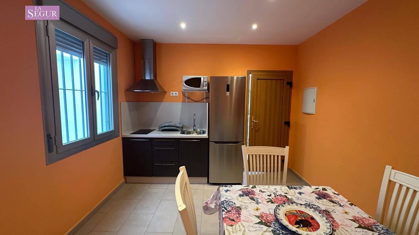 2 bedroom Apartment for sale in Conil de la Frontera with garage - € 595,000 (Ref: 9822856)