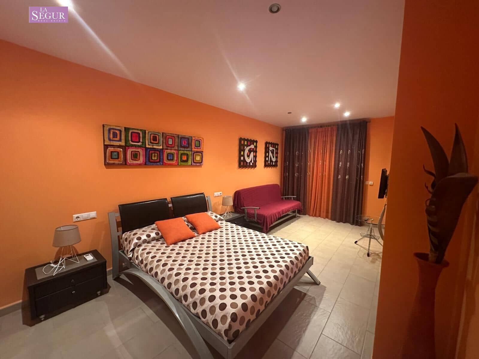2 bedroom Apartment for sale in Conil de la Frontera with garage - € 595,000 (Ref: 9822856)