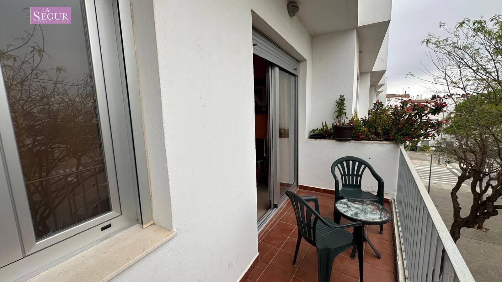 2 bedroom Apartment for sale in Conil de la Frontera with garage - € 595,000 (Ref: 9822856)