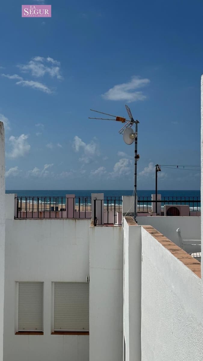 2 bedroom Flat for sale in Conil de la Frontera - € 249,000 (Ref: 9822857)