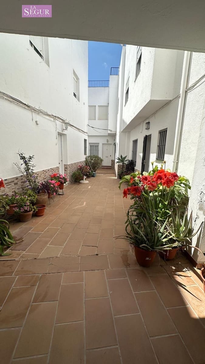 2 bedroom Flat for sale in Conil de la Frontera - € 249,000 (Ref: 9822857)