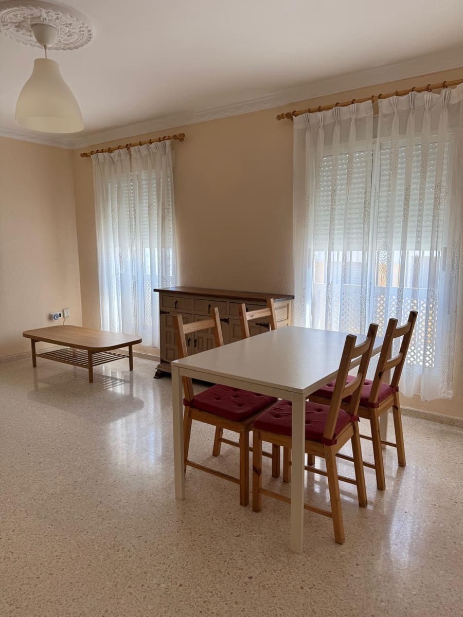 Casa de 2 habitaciones en Medina-Sidonia en alquiler - 650 € (Ref: 9825202)