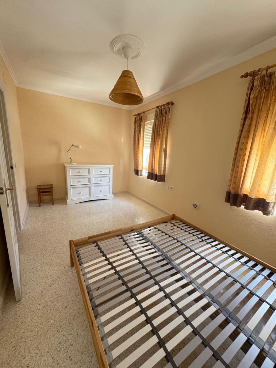 Casa de 2 habitaciones en Medina-Sidonia en alquiler - 650 € (Ref: 9825202)