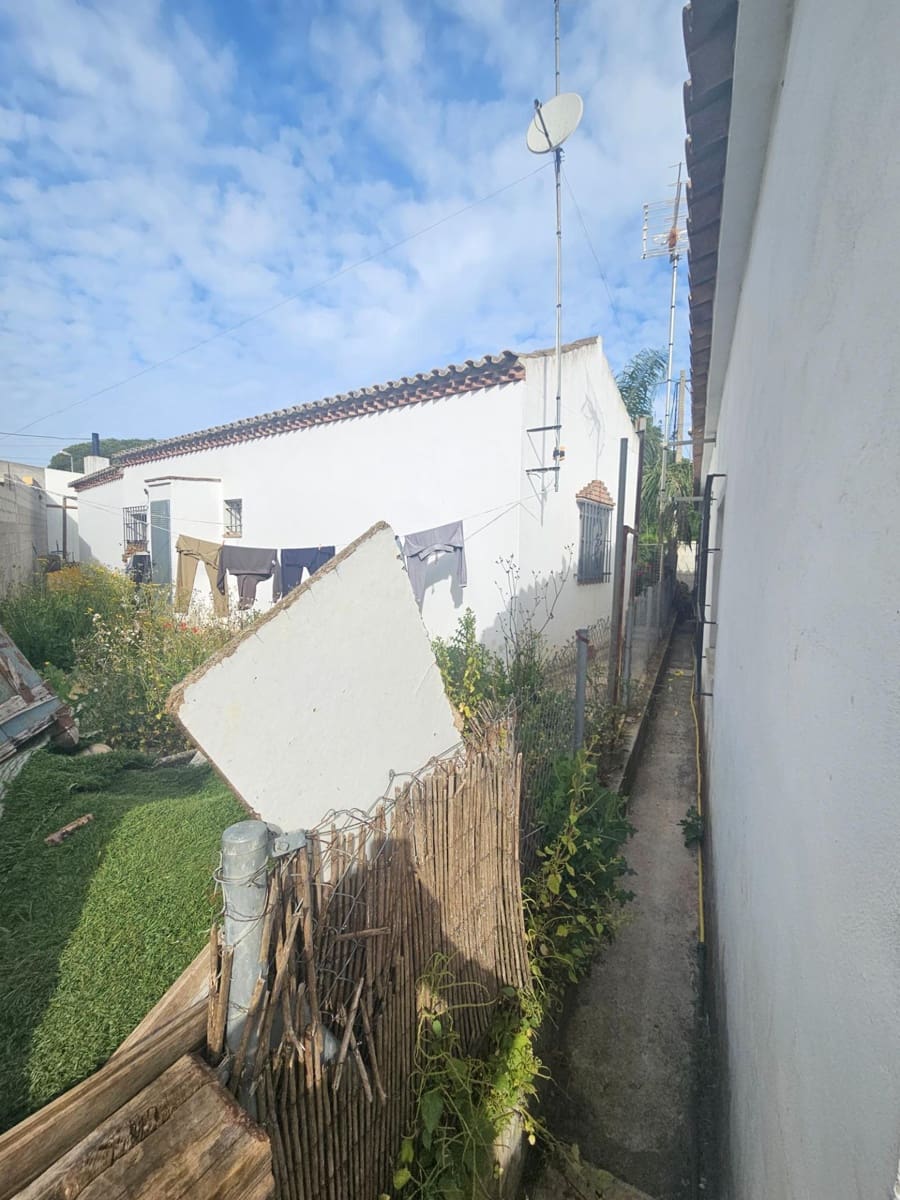 6 bedroom Finca/Country House for sale in Vejer de la Frontera with pool - € 350,000 (Ref: 9829039)