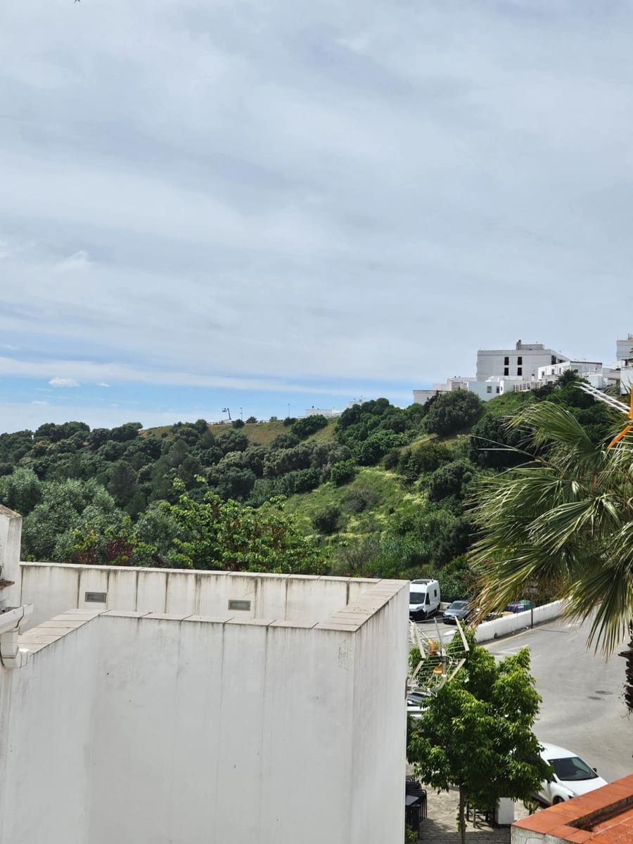 3 bedroom Townhouse for sale in Vejer de la Frontera - € 305,000 (Ref: 9839175)