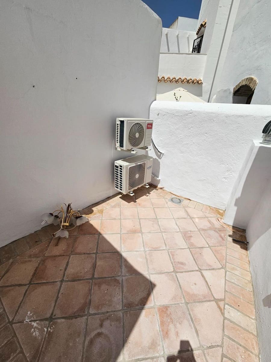 3 bedroom Townhouse for sale in Vejer de la Frontera - € 305,000 (Ref: 9839175)