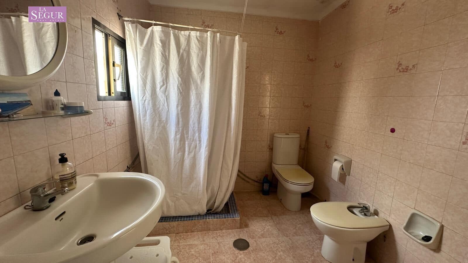 3 sypialnia Finka/Dom wiejski na sprzedaż w Conil de la Frontera - 200 000 € (Ref: 9846182)