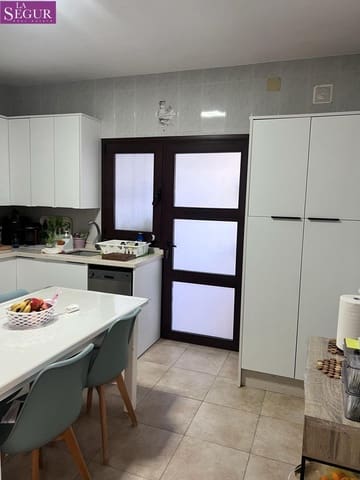 4 chambre Villa/Maison à vendre à Benalup - 200 000 € (Ref: 9865141)