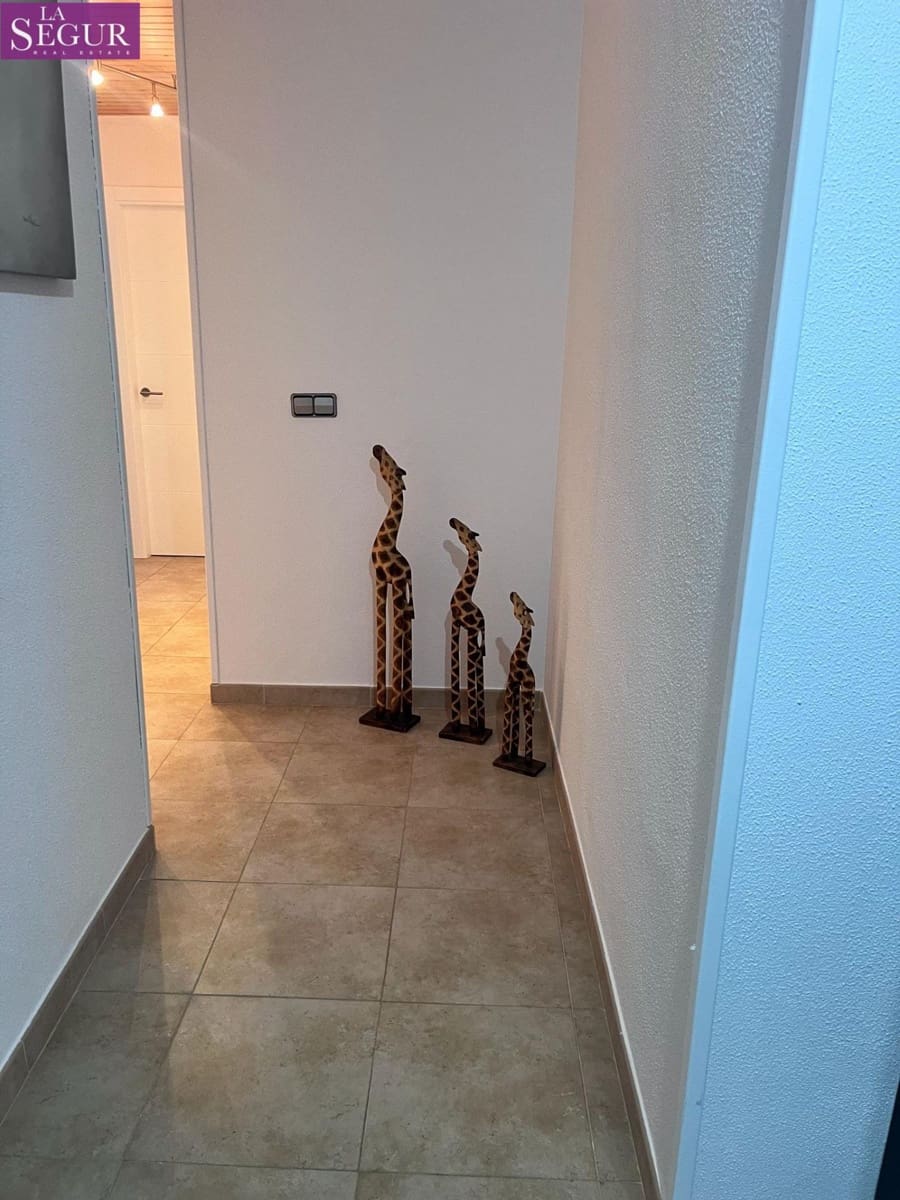 4 bedroom Villa for sale in Benalup - € 200,000 (Ref: 9865141)