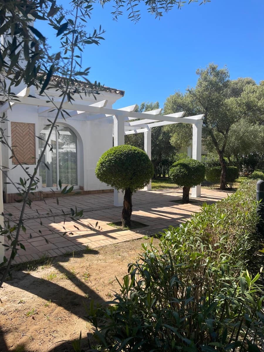 6 bedroom Villa for sale in Benalup with pool - € 725,000 (Ref: 9866946)