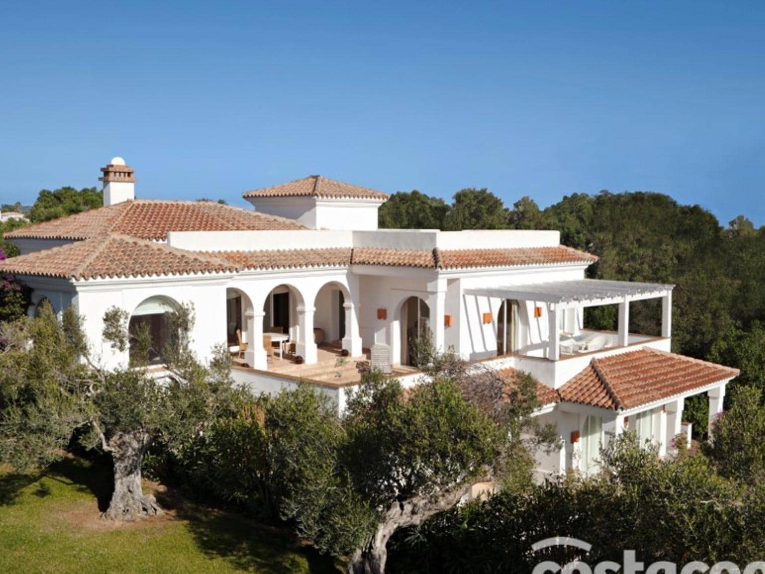 6 bedroom Villa for sale in Benalup with pool - € 725,000 (Ref: 9866946)