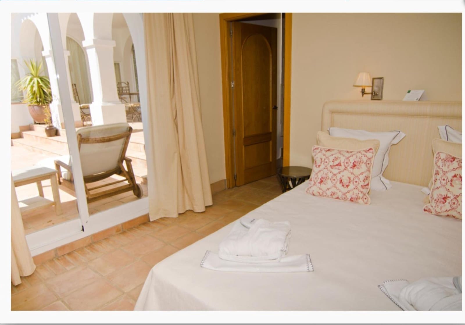 6 bedroom Villa for sale in Benalup with pool - € 725,000 (Ref: 9866946)