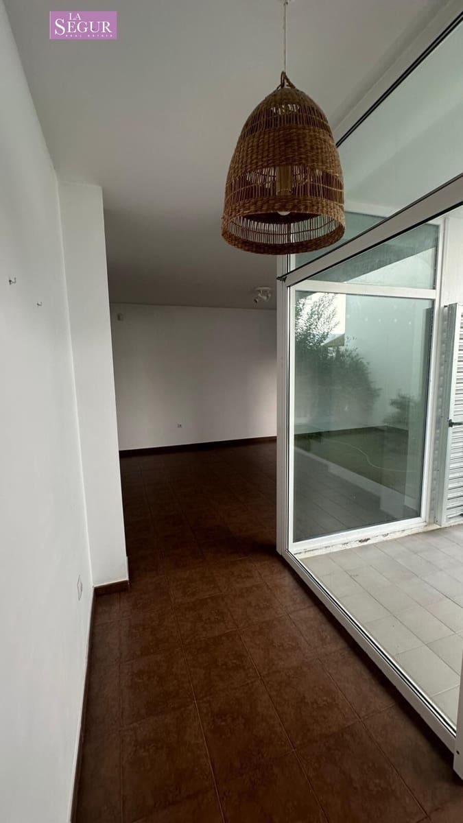 3 makuuhuone Rivitalo myytävänä paikassa Conil de la Frontera mukana uima-altaan - 400 000 € (Ref: 9878754)