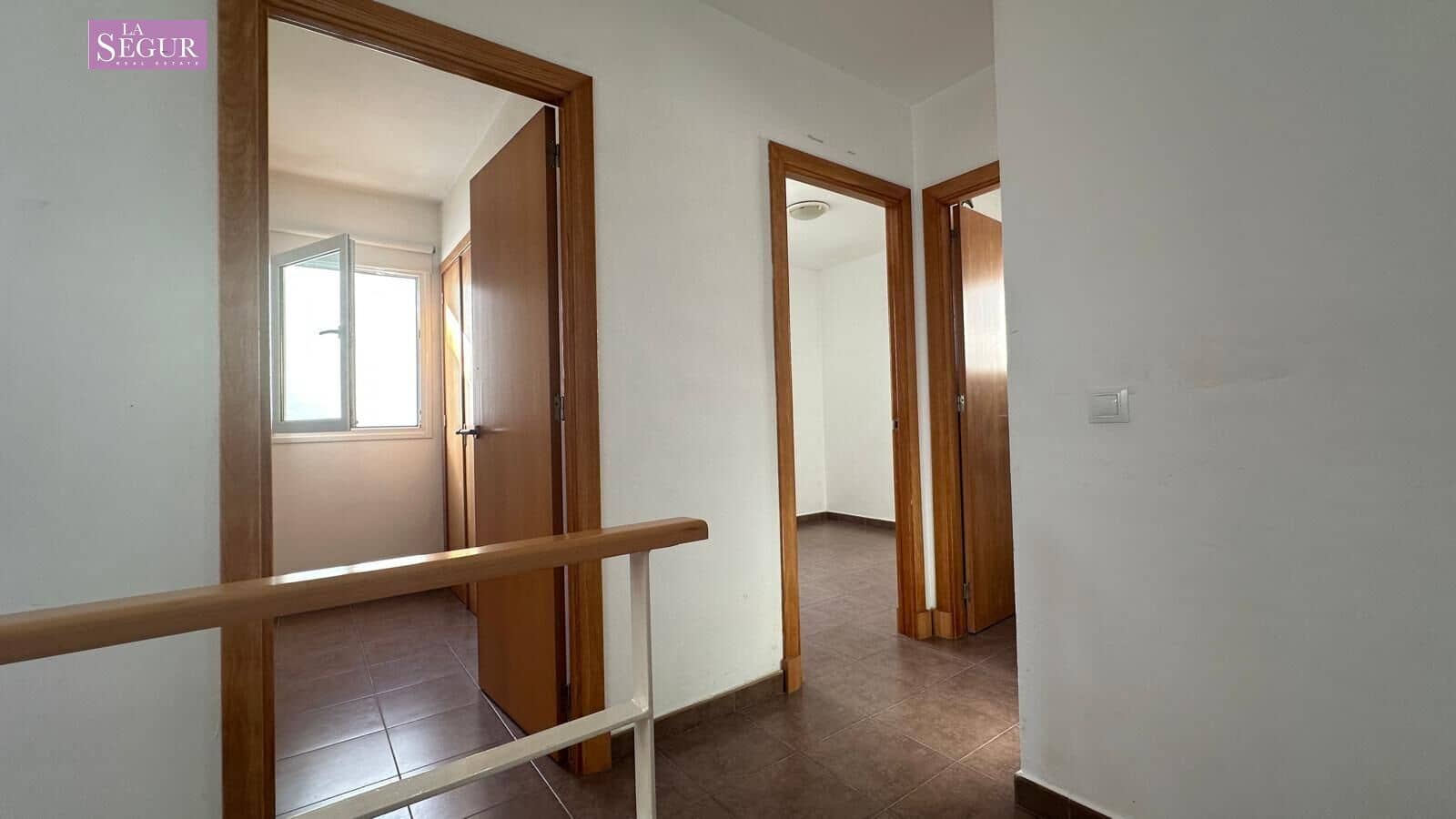3 makuuhuone Rivitalo myytävänä paikassa Conil de la Frontera mukana uima-altaan - 400 000 € (Ref: 9878754)