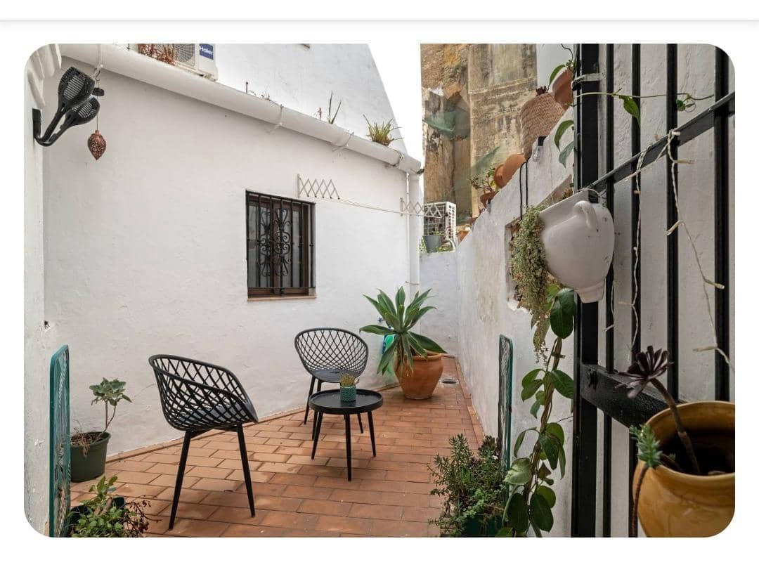 3 bedroom Apartment for sale in Vejer de la Frontera - € 270,000 (Ref: 9893802)
