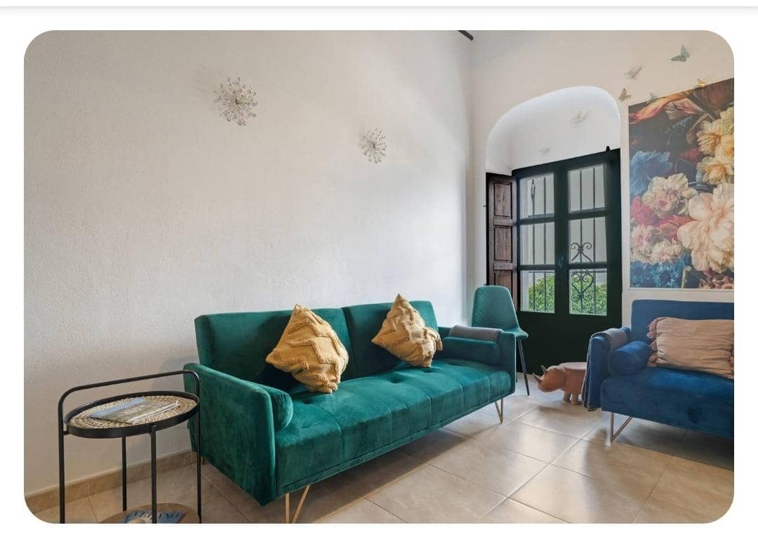 3 bedroom Apartment for sale in Vejer de la Frontera - € 270,000 (Ref: 9893802)