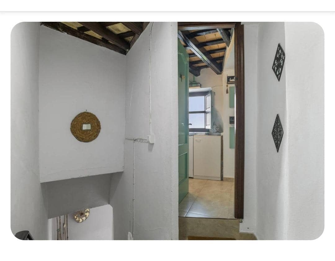 3 bedroom Apartment for sale in Vejer de la Frontera - € 270,000 (Ref: 9893802)