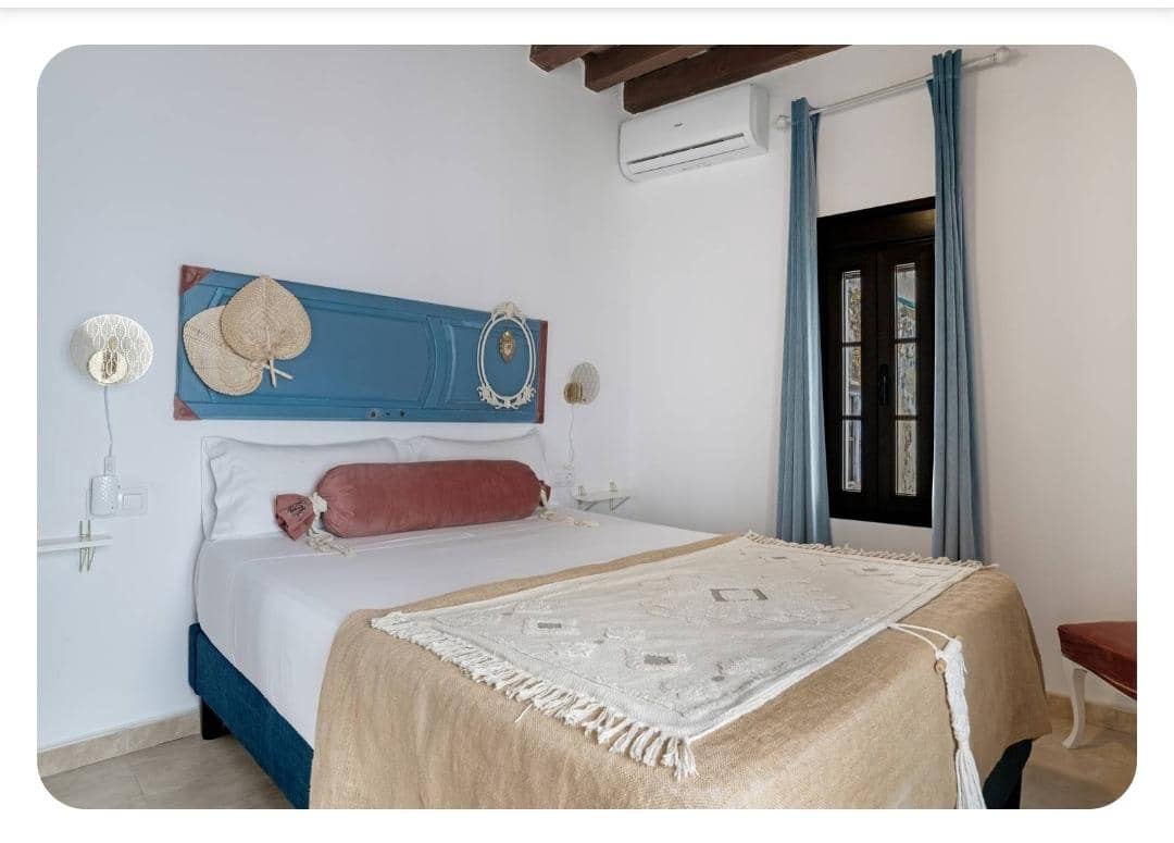 3 bedroom Apartment for sale in Vejer de la Frontera - € 270,000 (Ref: 9893802)