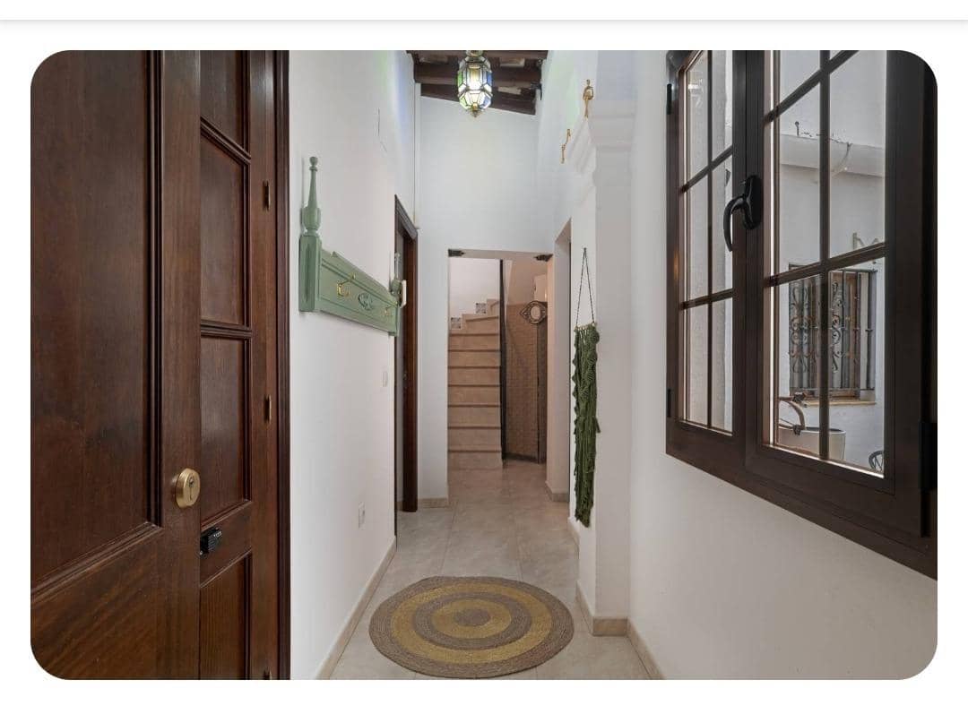 3 bedroom Apartment for sale in Vejer de la Frontera - € 270,000 (Ref: 9893802)