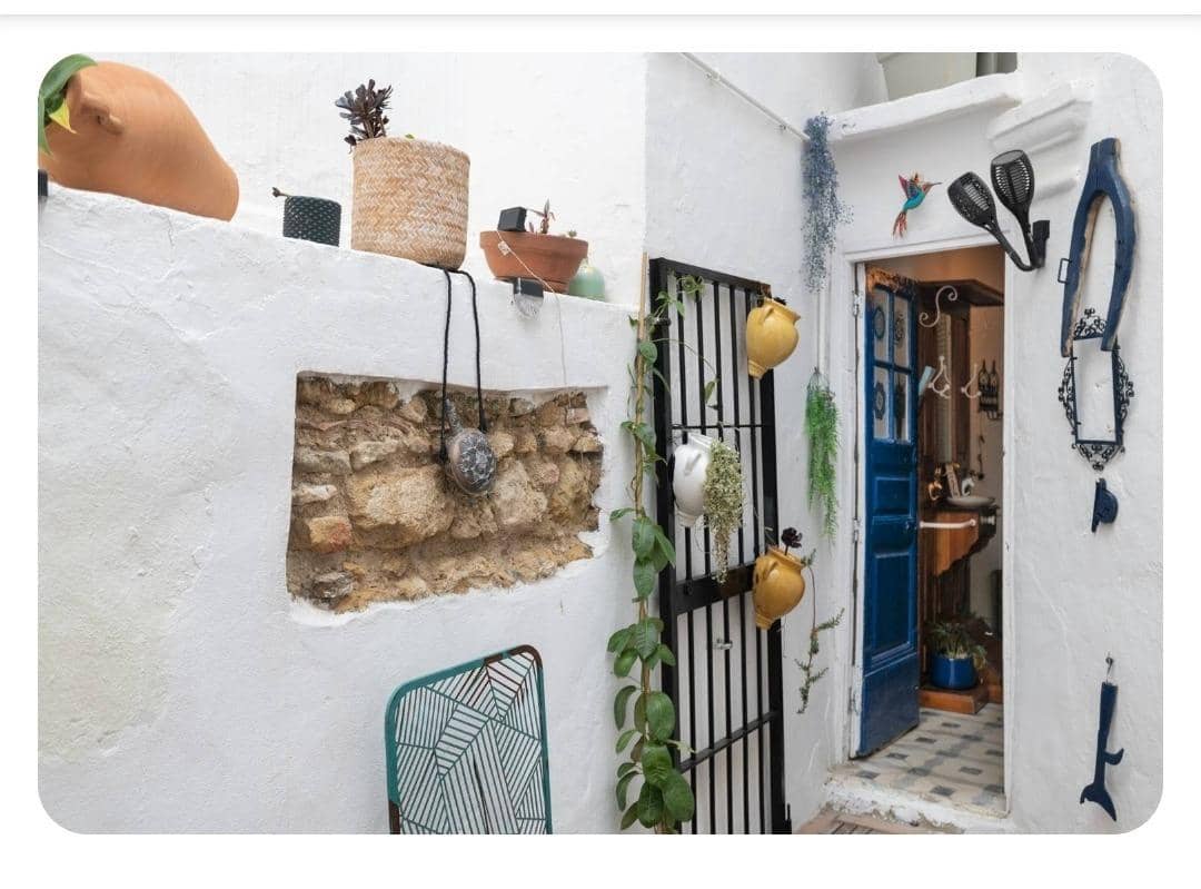 3 bedroom Apartment for sale in Vejer de la Frontera - € 270,000 (Ref: 9893802)