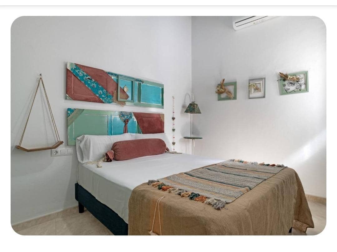 3 bedroom Apartment for sale in Vejer de la Frontera - € 270,000 (Ref: 9893802)